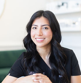 Vanessa Headshot (13)